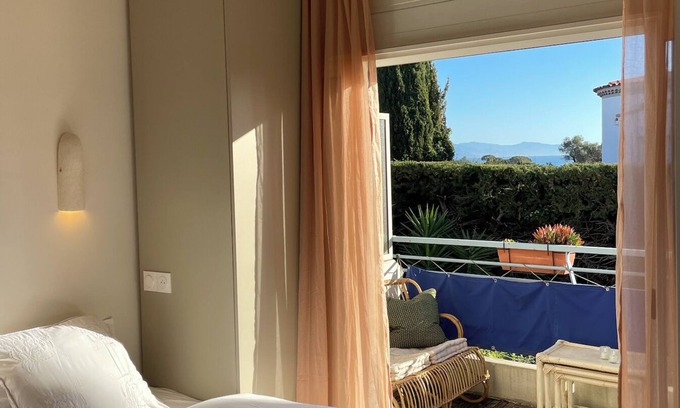 Cap-d'Antibes Apartamento | Quiet location on Cap d'Antibes, sea view and 2 minutes from the most beautiful beaches