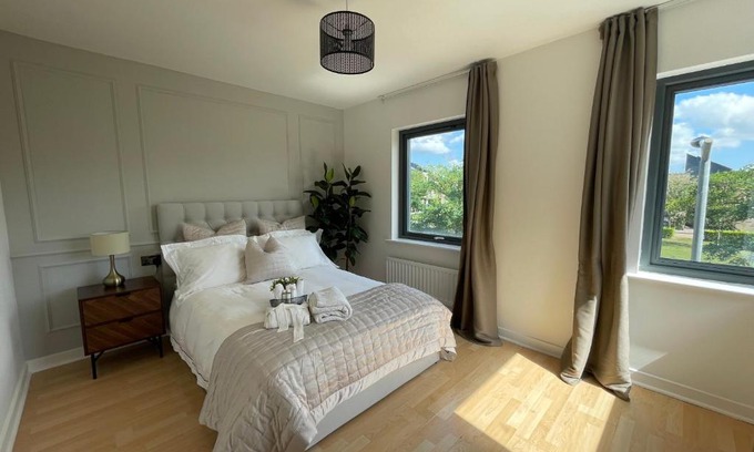 Thames Casa | Quiet Luxe Home with GYM and Free Parking