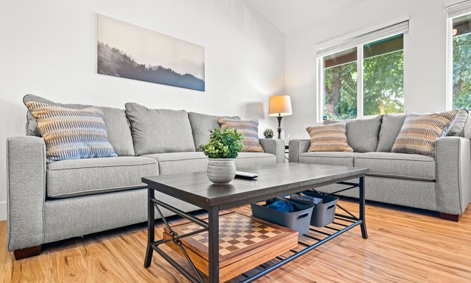 Northeast Reno Condominio | Quiet Modern Condo by UNR & 3 min to Dowtown