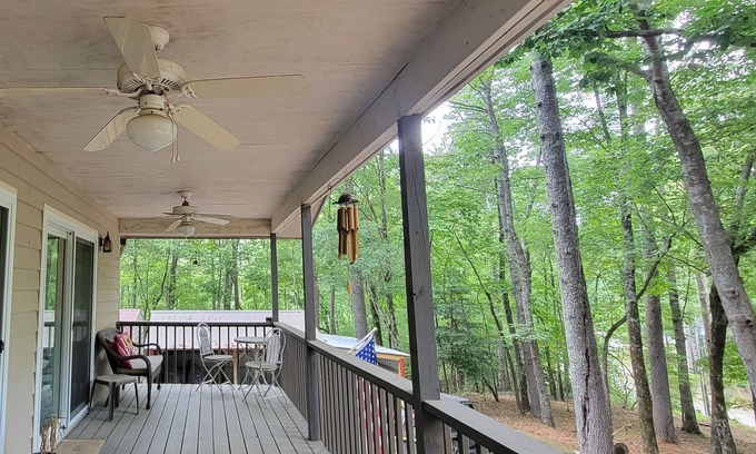 Mountain Rest Casa | Quiet Mountain lake cabin, surrounded by trees with lake access, close to river!
