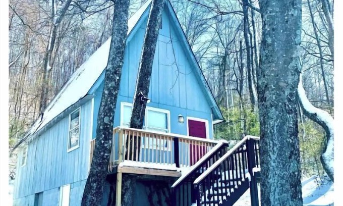Knoxville Cabaña | Quiet Mountain-side Cottage 20 min from downtown