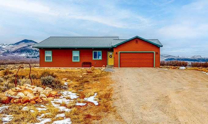 La Sal Casa | Quiet, mountain-view home near Moab & outdoor adventures