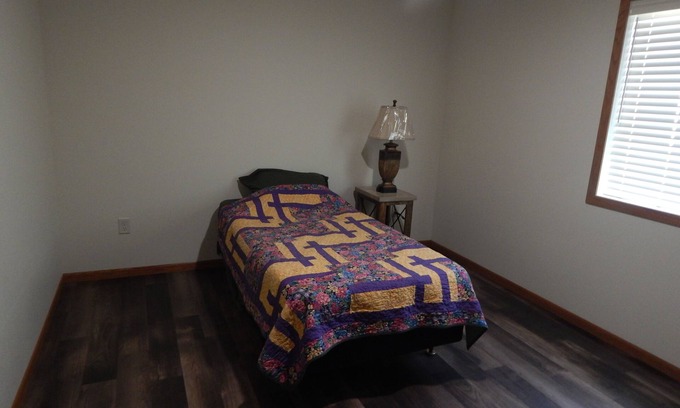 Oakes Casa | Quiet neighborhood. Walk to downtown. Easy Access. Clean and new.