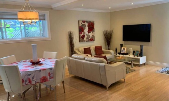 Saint-Laurent Casa | Quiet neighbors & free parking