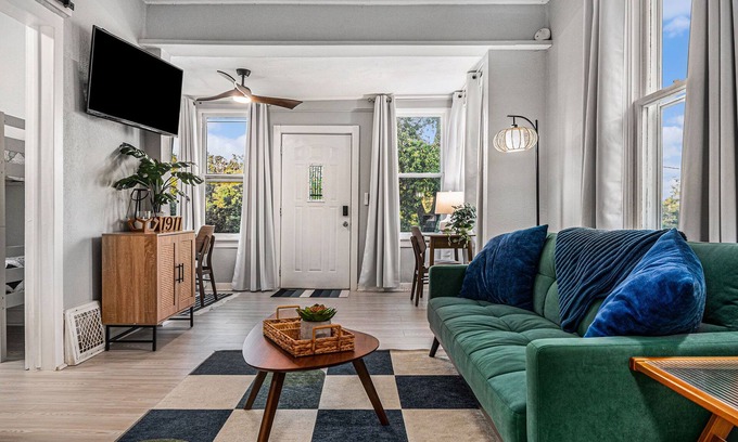 Omaha Casa | Quiet nestled home located 1 mile from the world famous Henry Doorley Zoo.