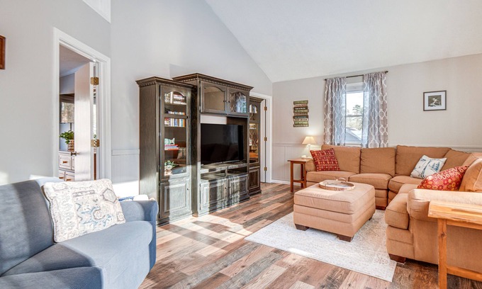 Locke Lake Colony Casa | Quiet New Hampshire Getaway w/ Game Room!