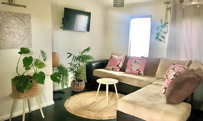 Kalbarri Casa | Quiet Oasis, Walk to the Beach and cafes. Stylish and Modern