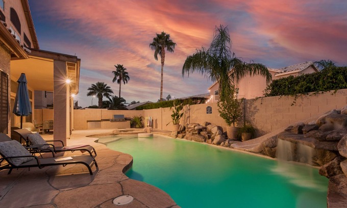 The Islands Casa | Quiet, Palatial Family Home in Gilbert Islands