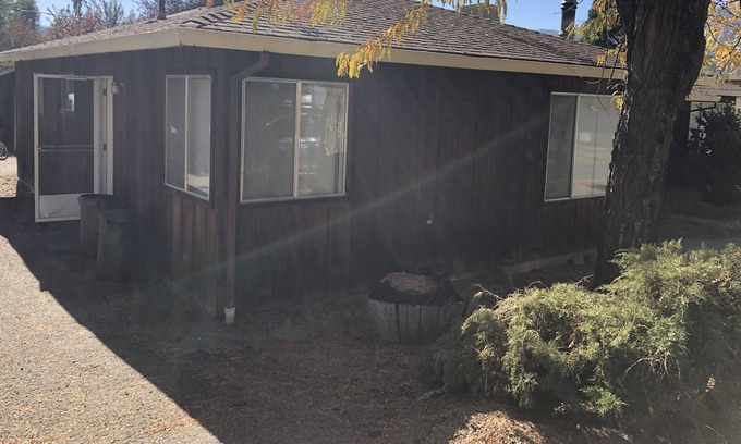 Weaverville Casa | Quiet, peaceful, central Weaverville home