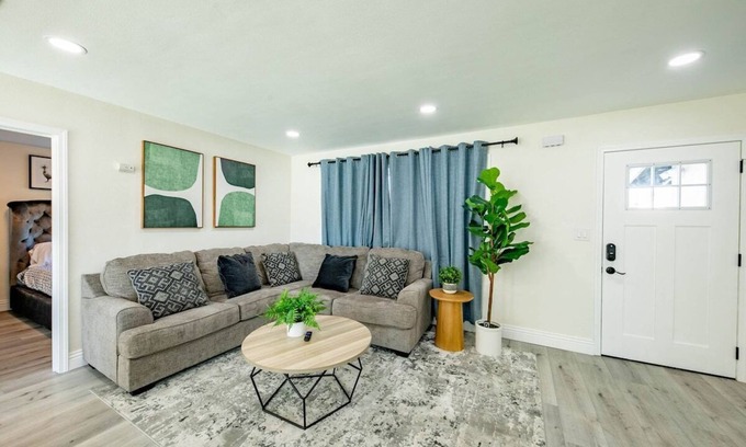 Rosemead Casa | Quiet home located 15 mins of Downtown LA
