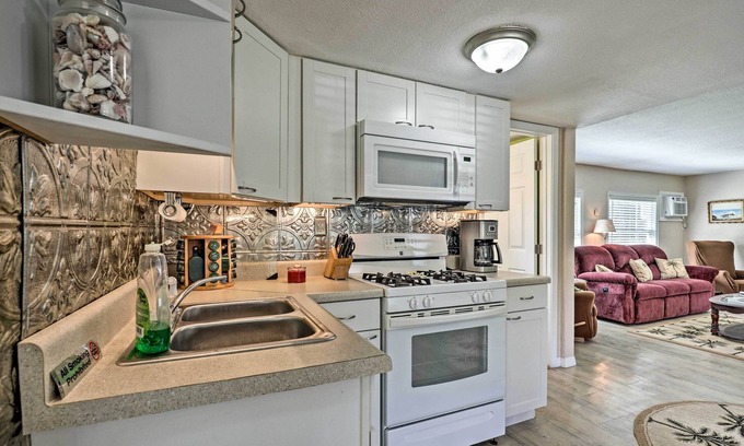 Crescent City Casa | Quiet Pomona Park Rural Home Near St Johns River!