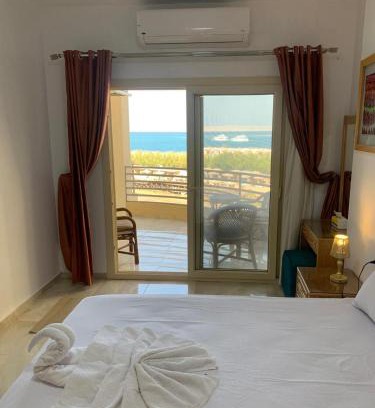 Corniche Road-Dahar Chalet De Esquí | Quiet quarter and private beach