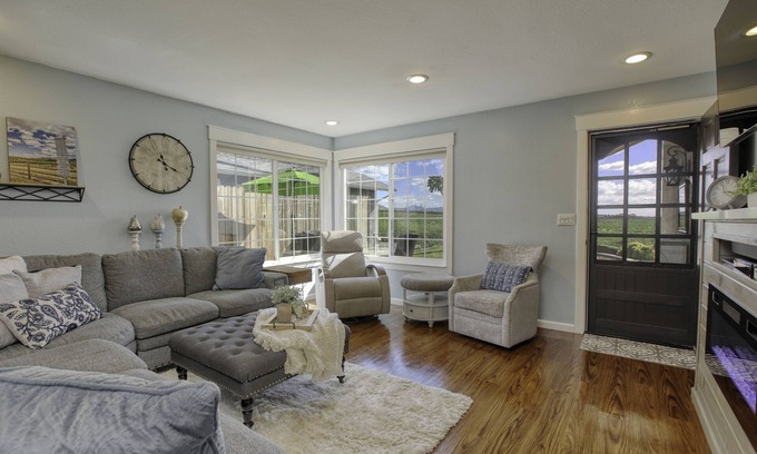 Nipomo Casa | Quiet relaxing home - 15 minutes to Pismo Beach. Tesla Level 2 charging on site