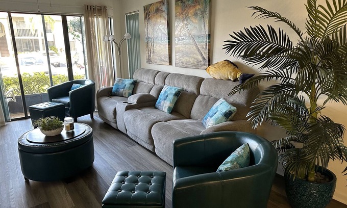 Palm Harbor Condominio | Quiet Retreat | Age 55+ | 2 BD 2 BA Condo
