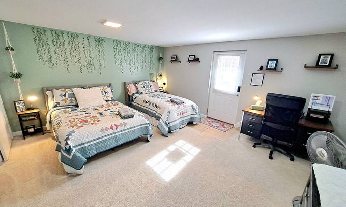 Charlotte Casa | Quiet Retreat for Business and Family Trip