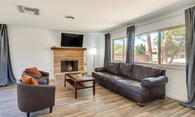 Ridgecrest Casa | Quiet Ridgecrest Vacation Rental w/ Private Yard!
