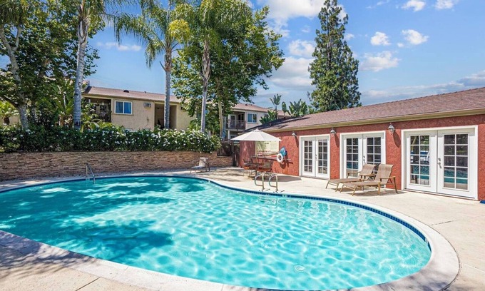 El Cajon Condominio | Quiet room available in a 2-bedroom condo