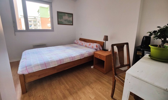 Fontaine-Bayonne-Cartoucherie Apartamento | Quiet room close to the center and the airport
