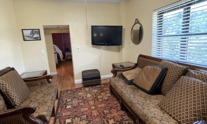 Placerville Condominio | Quiet Room in Historic Placerville