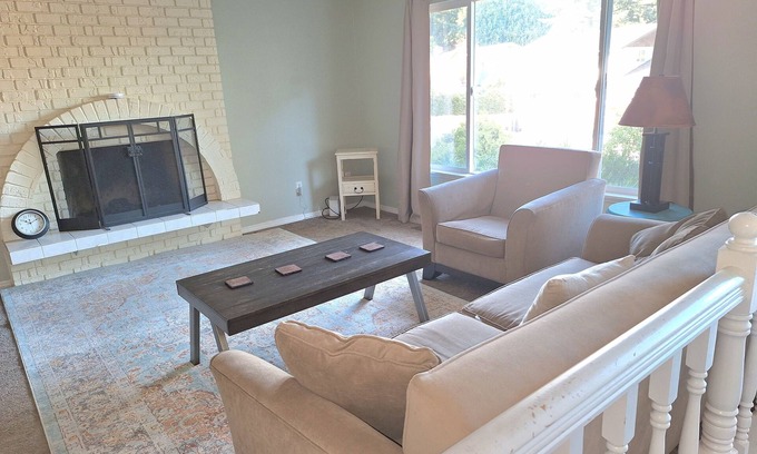 North Creek Casa | Quiet room with a private bathroom in a safe neighborhood.