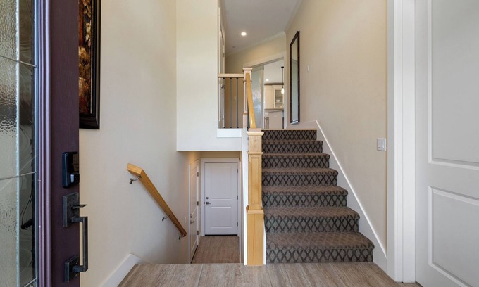Carver Casa | Quiet, Secluded, High End Home Near PDX
