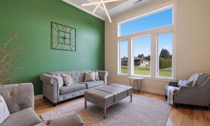 Carver Casa | Quiet, Secluded, High End Home Near PDX