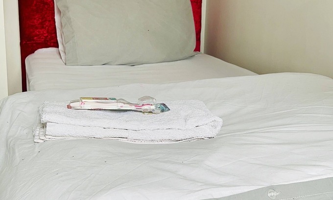 Wellingborough Casa | Quiet single bedroom with shared facilities