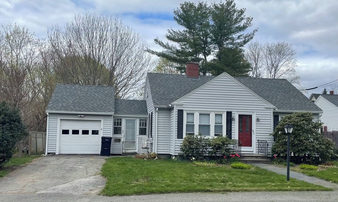 Bangor Casa | Quiet single-level fully furnished house