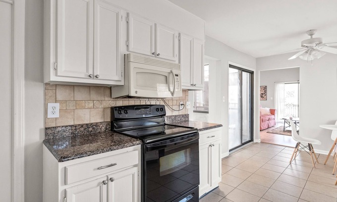 Wessex Square Casa | Quiet & Spacious 3 BR Home in Prime Neighborhood