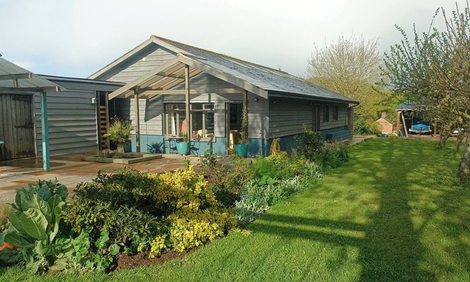 Norwich Casa | Quiet spacious open plan studio bungalow in the heart of Norfolk countryside.
