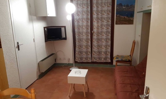 Allos Apartamento | Quiet studio near the center of Allos, close to the famous lake, the Verdon and skiing.