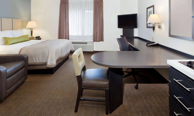 Earth City Casa | Quiet Stunning Space with Homelike Amenities