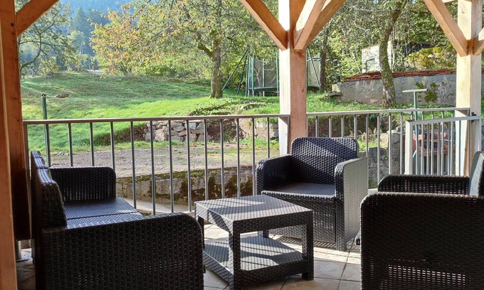 Saulxures-sur-Moselotte Casa | Quiet villa, 4 bedrooms, private grounds and pool