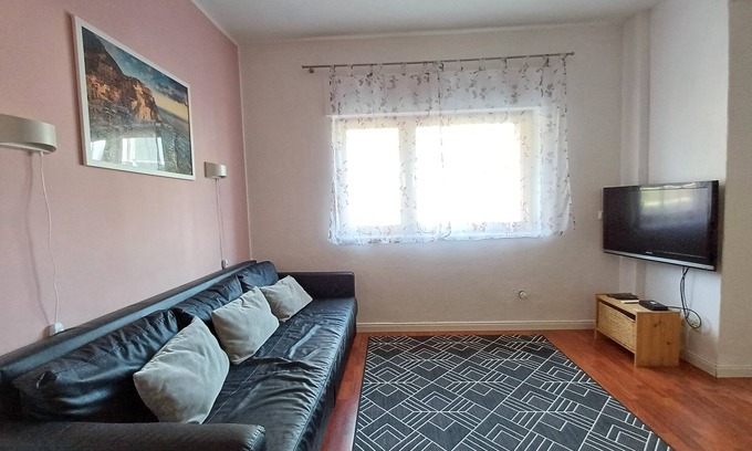Rhein-Erft-Kreis District Apartamento | Quiet vacation apartment near Cologne: Hürth, centrally located