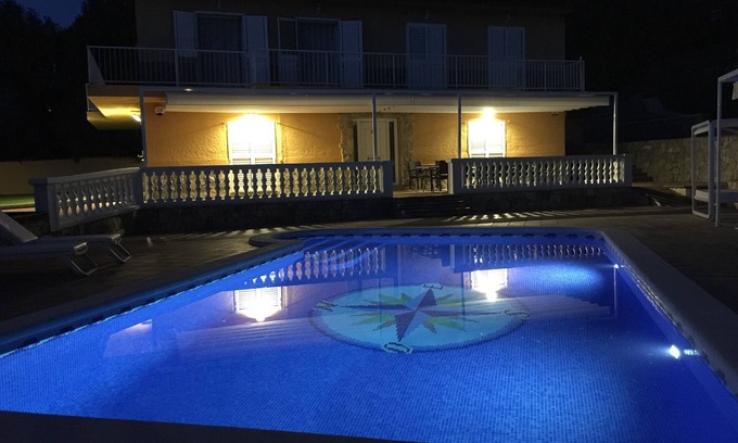 Condado del Jaruco Villa | Villa tranquila con piscina privada a 2 km playa Fenals, WIFI free. HUTG003785