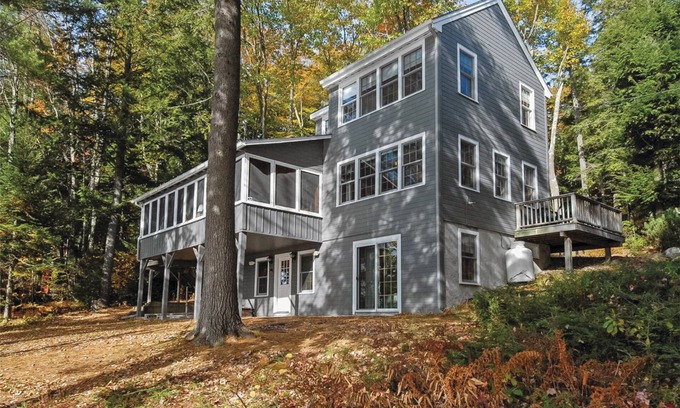Wolfeboro Cabaña | NUEVO EN EL MERCADO: Quiet Wolfeboro Lakefront Getaway