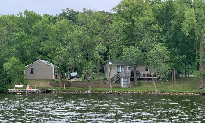Long Prairie Cabina | QUIET, Year round Cozy Cabin on a great fishing lake