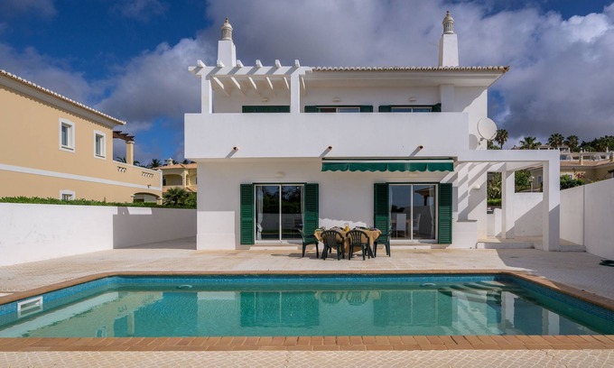 Calicas Villa | QuietPrivateVilla - superwiffi