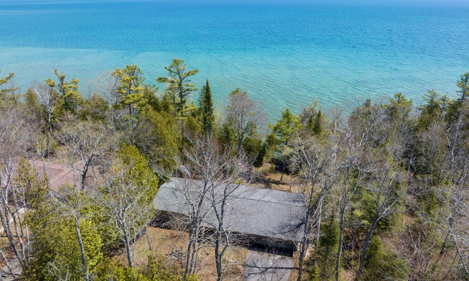 Jacksonport Cabina | Quietside Lakefront Cabin in Jacksonport - Updated in 2024!