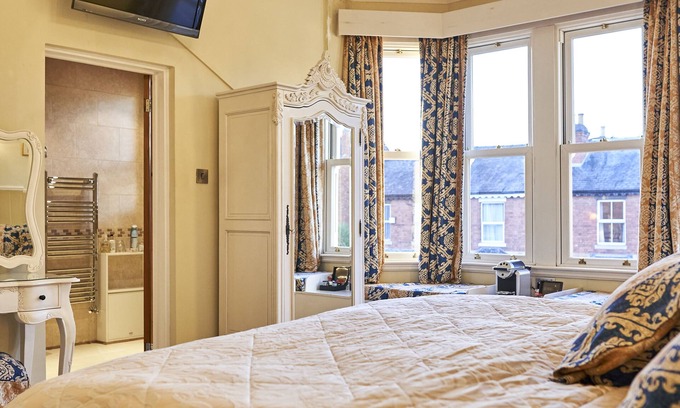 Stratford-upon-Avon Cama Y Desayuno | Quilt and Croissants