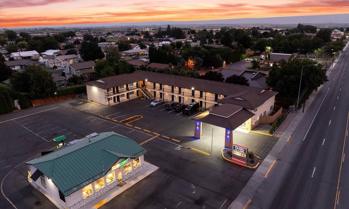 Quincy Hotel | Quincy INN and Suites