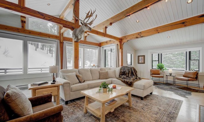 Bozeman Casa | Quinn Peaks Retreat House