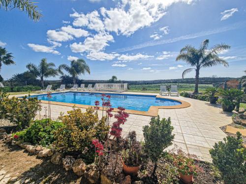 Poco Barreto Casa | Quinta do Bravo - Swimming Pool - BY BEDZY