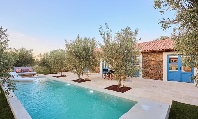 Armamar Cabaña | Quinta do Cedro Azul (pintahouse.com)