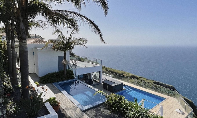 Paul do Mar Villa | Quinta Pereira, las mejores vistas al mar de la isla, frente al mar espacioso y aislado