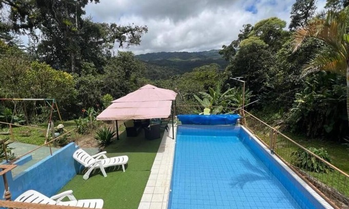 San Isidro Chalet De Esquí | Quinta privada con cabaña y piscina temperada