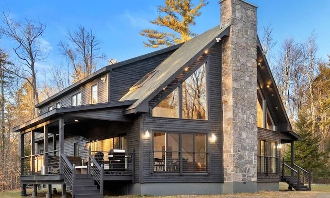 Becket Casa | Quintessential 6-BR Berkshires Lodge