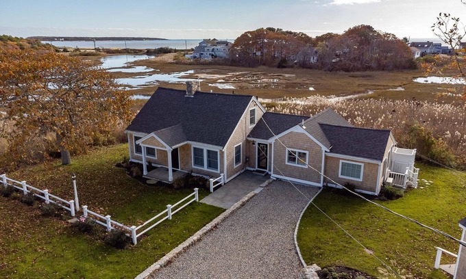 Hyannis Casa | ¡Mira esta increíble ubicación en el Cabo! A pie de playas, restaurantes y más