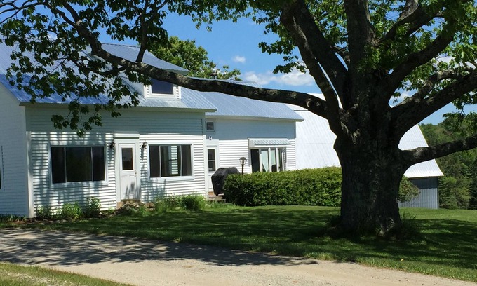 Orleans Otro | Quintessential Farmhouse with WiFi and incredible views in Brownington, VT