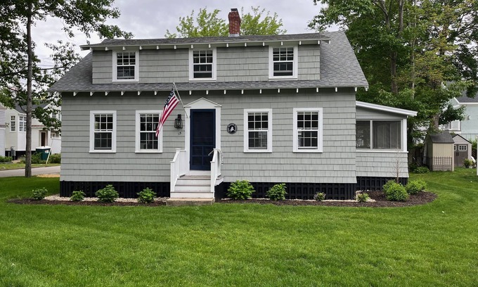 Kennebunkport Cabaña | Quintessential Goose Rocks Beach Cottage in Prime Location